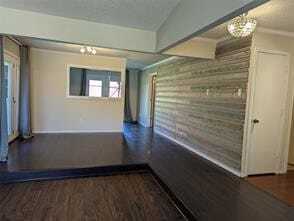 Building Photo - 2025 Gardanne Ln