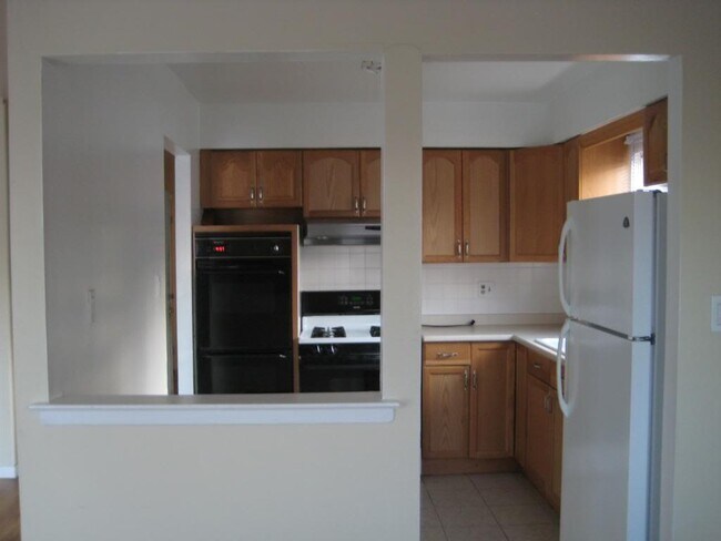 Building Photo - 6714 49th Ave