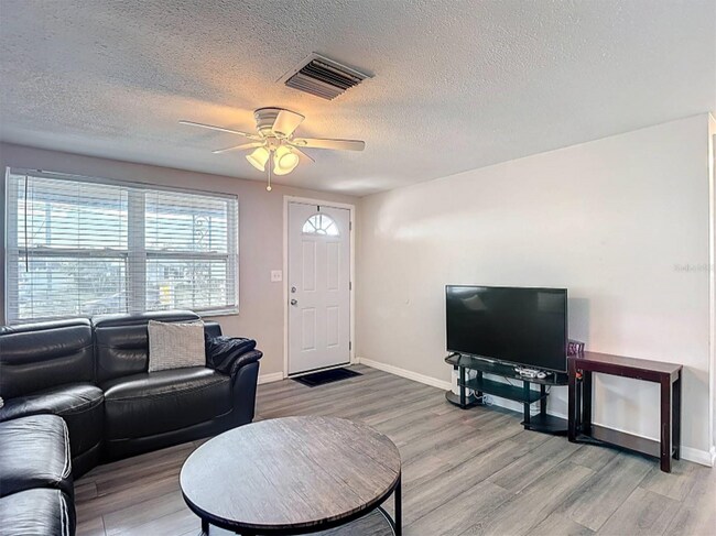 Foto del edificio - 5533 Riddle Rd