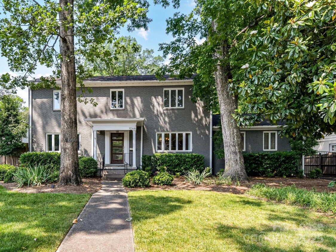 Foto principal - 1244 Providence Rd