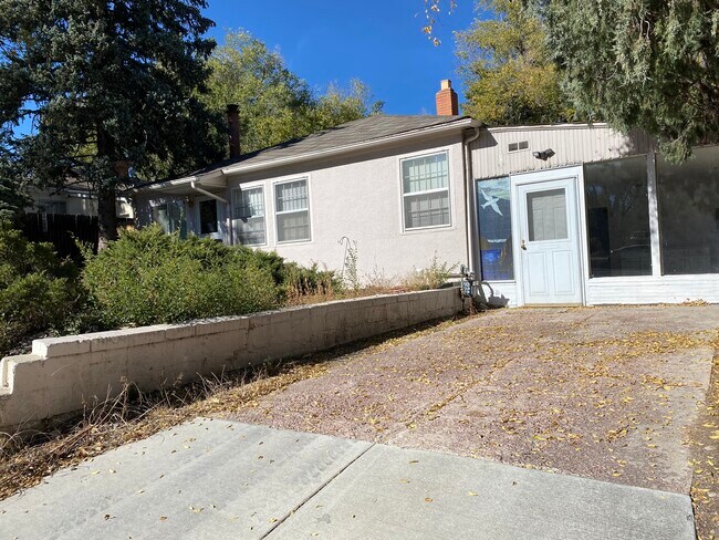 Building Photo - 512 W Uintah St