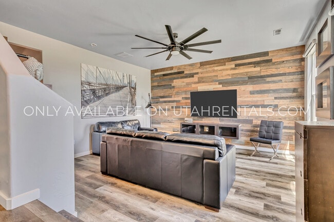 Building Photo - 11778 S Zephyr Way