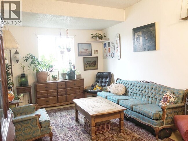 Photo du bâtiment - 417 E 17th Ave