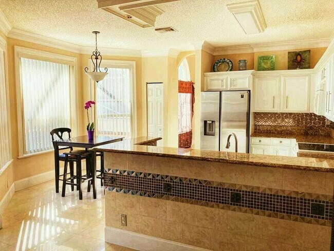 Foto del edificio - 7722 Thornlee Dr