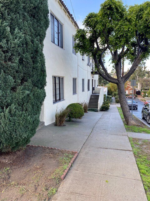 Foto del edificio - 2340 Deane St