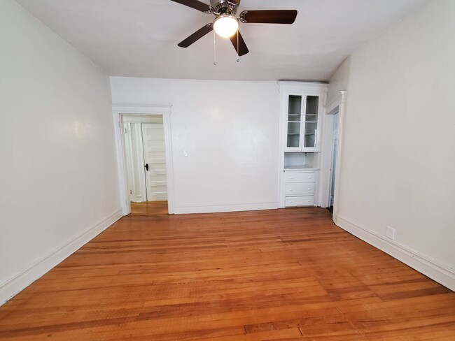 Livingroom - 23 Columbia Ave