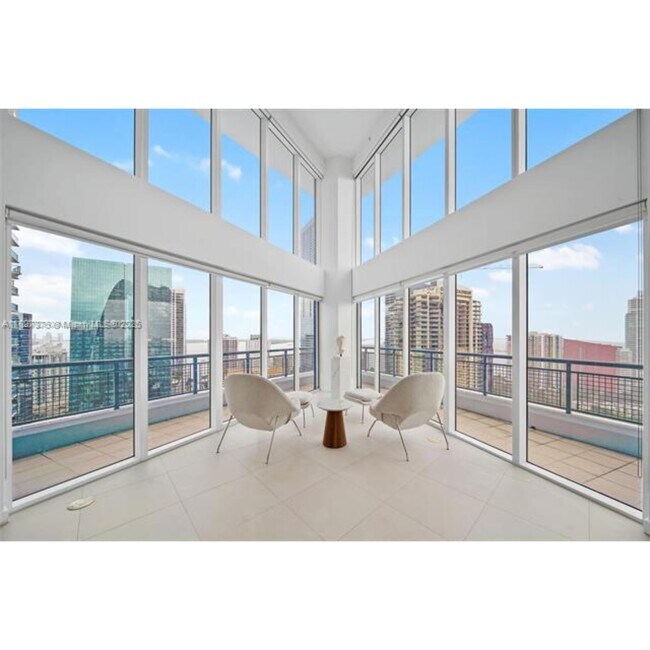 Foto del edificio - 60 SW 13th St