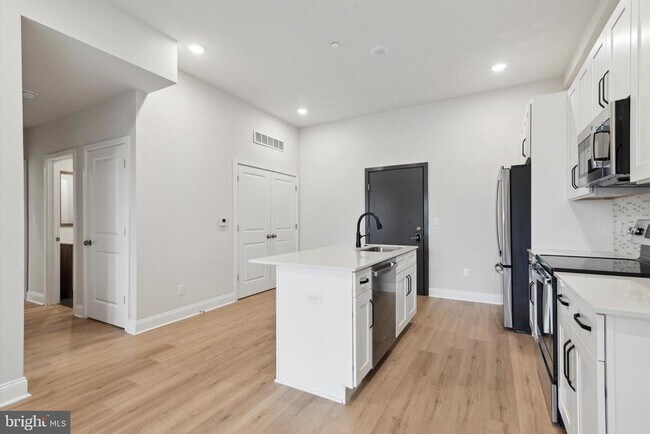 Foto del edificio - 2143 E Lehigh Ave