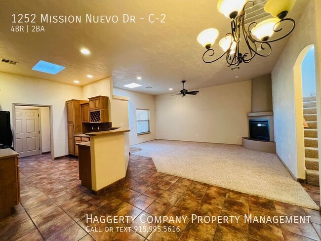 Building Photo - Beautiful & unique 4 bed 2 bath 2 story home!