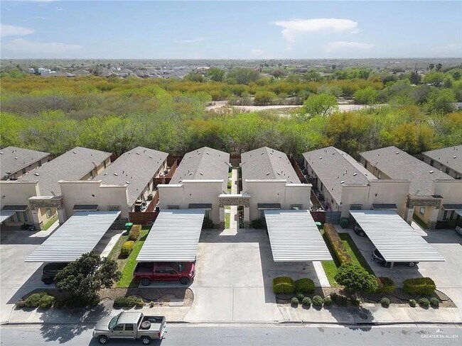 Foto del edificio - 10 West Dr