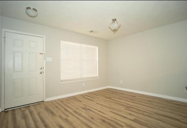 Building Photo - 12266 Lavon Dr