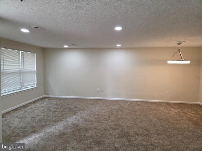 Foto del edificio - 4604 Deepwood Ct