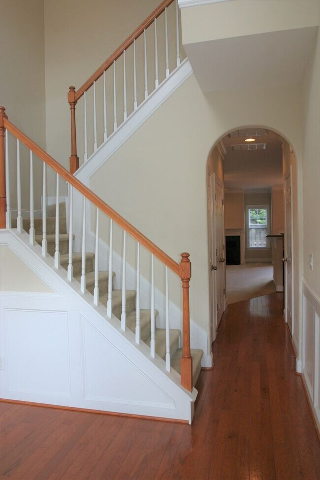 Building Photo - Fully RENOVATED! 2 Bedroom 2.5 Bath 4994 W...