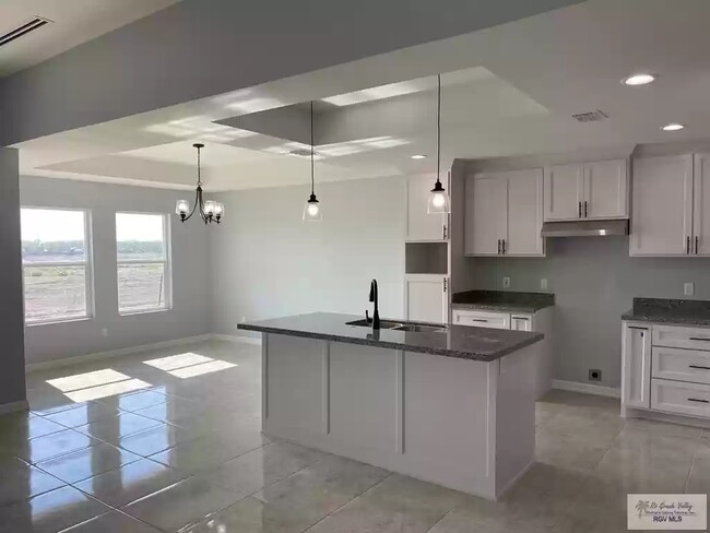 Building Photo - 2933 Zeb Dr