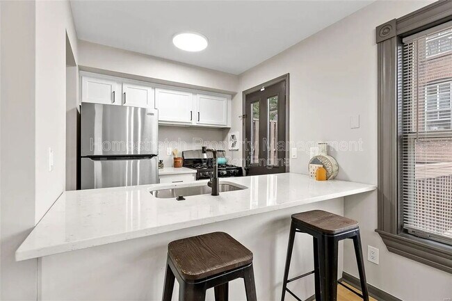 Foto del edificio - 1001 Lami St