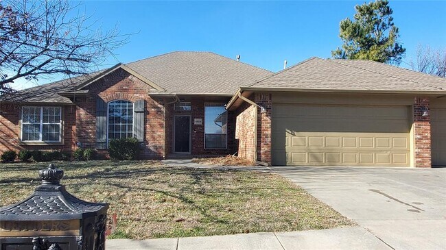 Building Photo - 6909 Green Meadow Ln