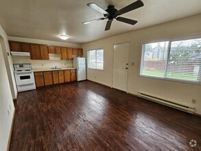 Building Photo - 2294 McKenzie Rd
