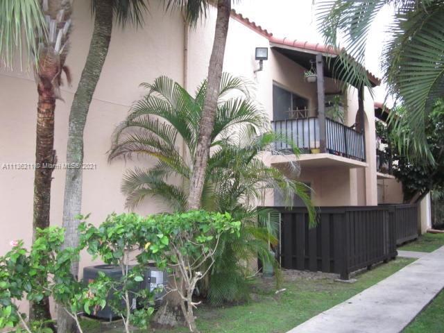 Building Photo - 10804 N Kendall Dr