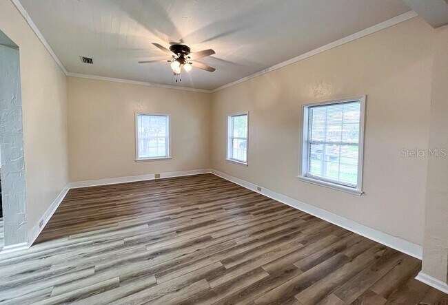 Foto del edificio - 14437 Earle St