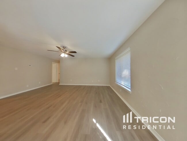 Foto del edificio - 1718 Kingston Dr