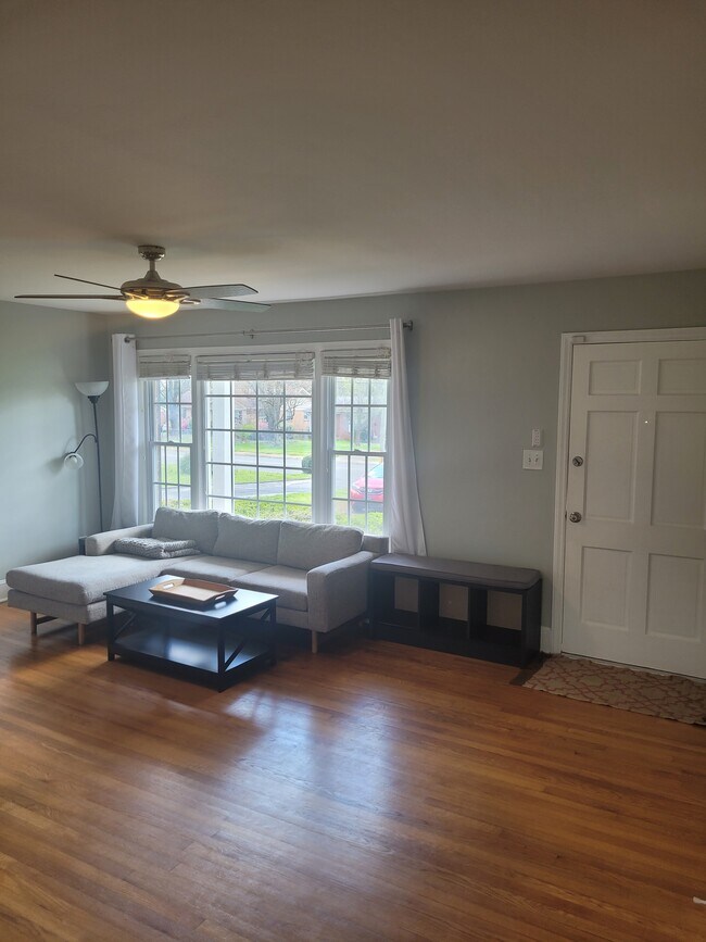 Building Photo - 1601 Emerywood Dr