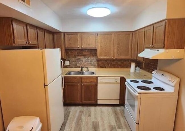 Foto del edificio - 709 Crosstown Ave