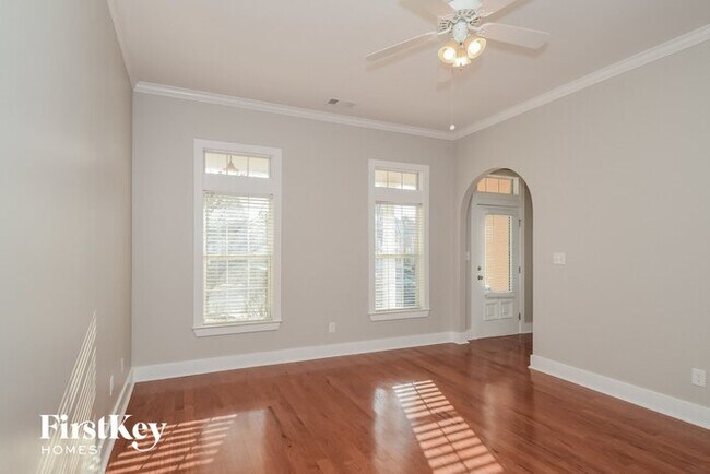 Building Photo - 6171 N Clubview Cir