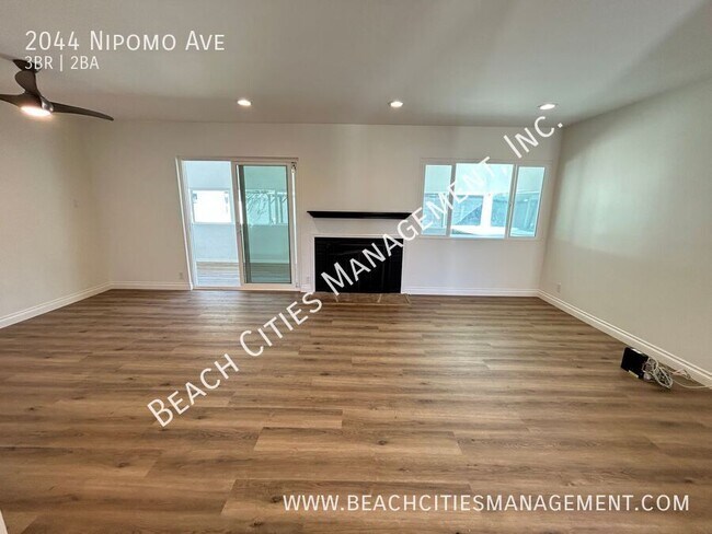 Foto del edificio - 2044 Nipomo Ave