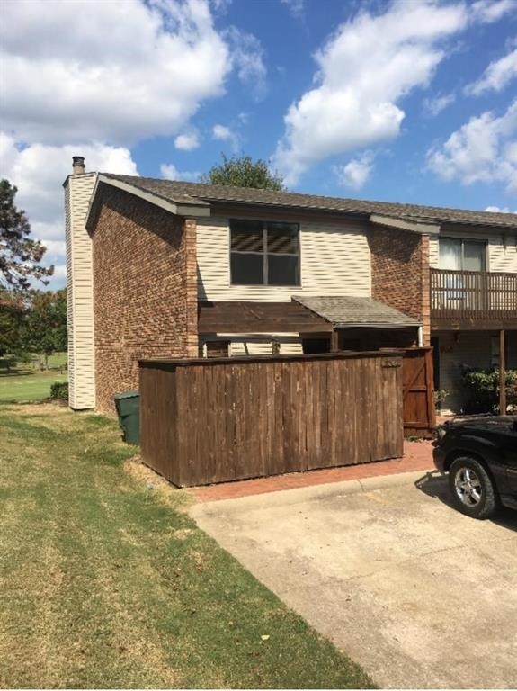 Foto principal - 2532 E Sweetbriar Dr