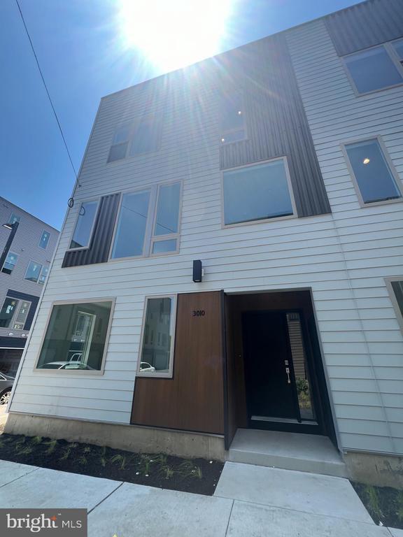 Building Photo - 3010 Pierview Walk