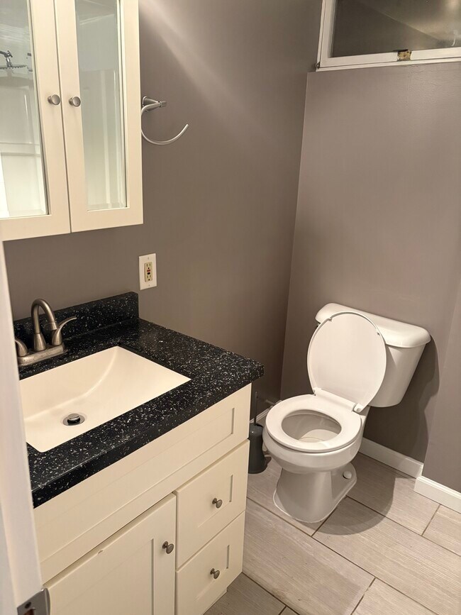 Foto del edificio - 324 Chestnut Heights Dr