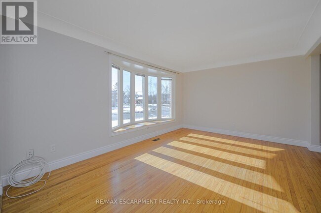 Building Photo - 1385 Olga Dr