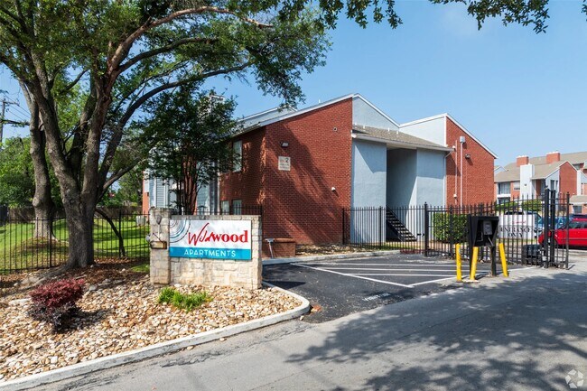 Foto del edificio - 7610 Cameron Rd