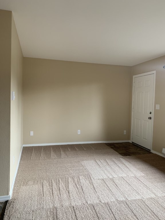 Building Photo - Apartment in North Seattle/Lake City