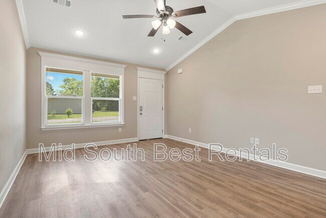 Foto del edificio - 508 Reba Ln