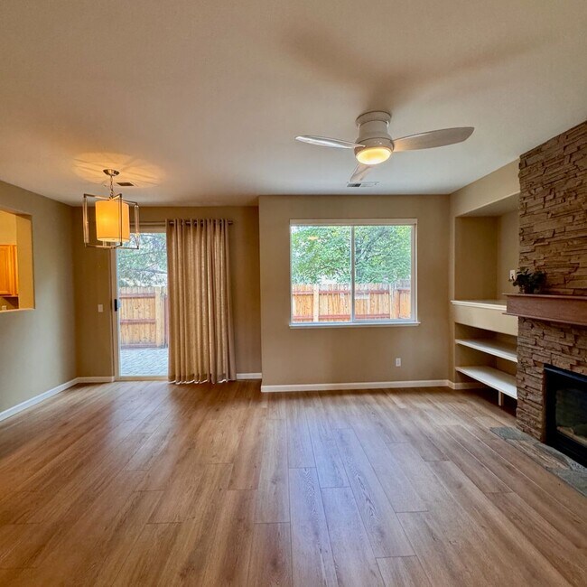 Building Photo - Beautifully Maintained NW Reno home
