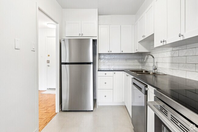 2 chambres, 1 salle de bain - 977 pi² - Cuisine - 30 Esterbrooke Avenue