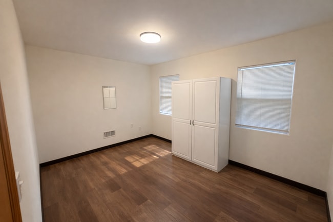 Photo - Gemina II-1361 1/2 Apartment