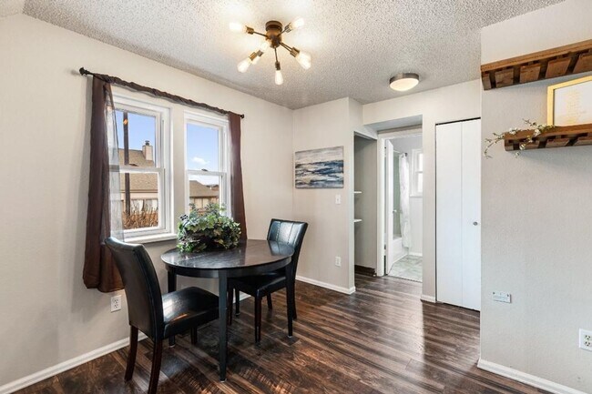 Foto del edificio - 5555 Denmark Ct