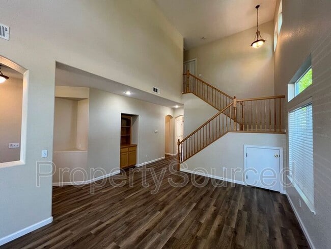 Building Photo - 2080 Picadilly Ct
