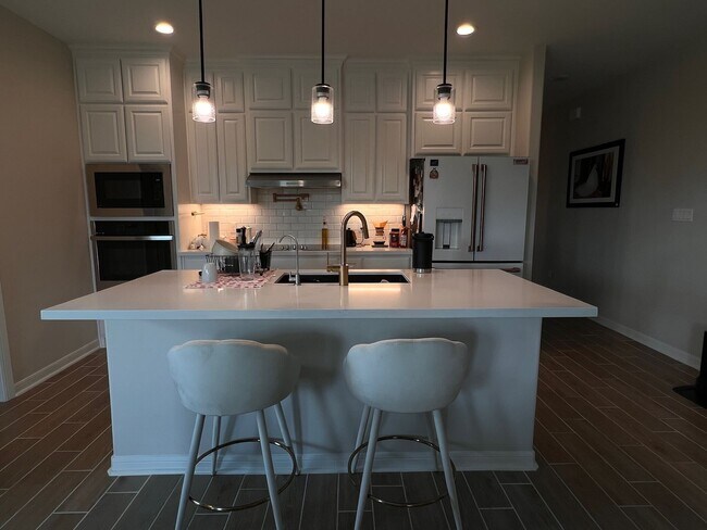 Foto del edificio - 2256 Grove Ln