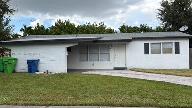 Building Photo - 6111 NW 17th Ct