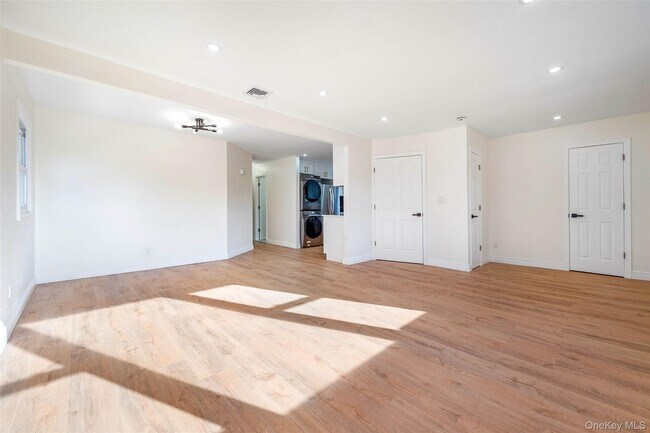 Foto del edificio - 50 Mahland Pl