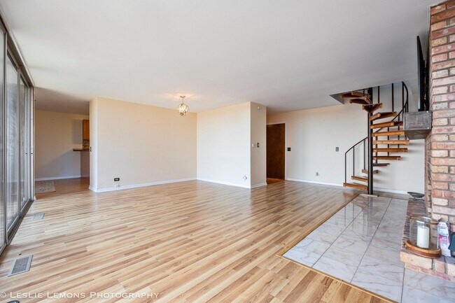 Foto del edificio - 5600 Hillcrest Ln