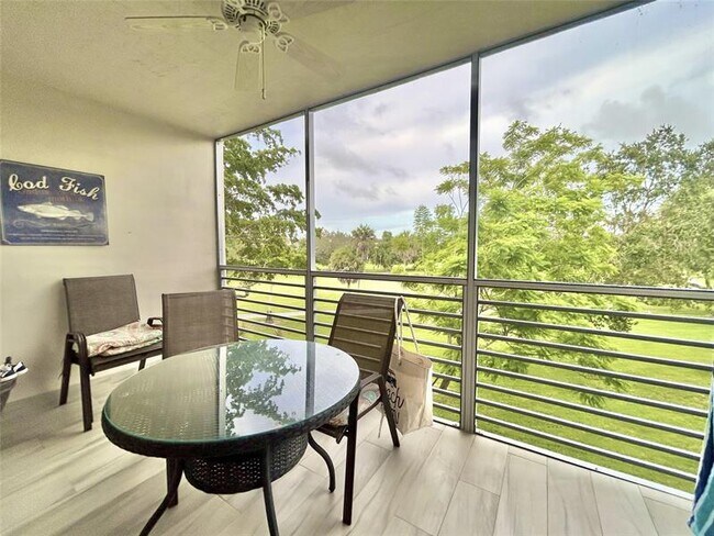 Foto del edificio - 3800 Oaks Clubhouse Dr