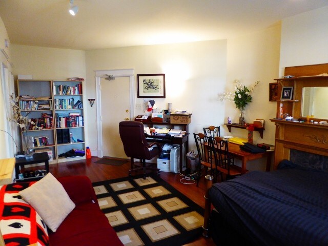 Foto del edificio - 1685 Crescent Pl NW