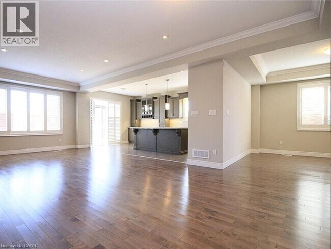 Building Photo - 16 Riva Ct