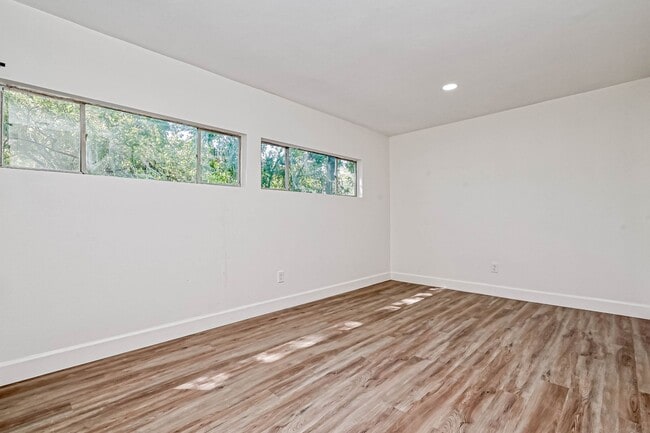 Foto del edificio - 5609 Denmark St