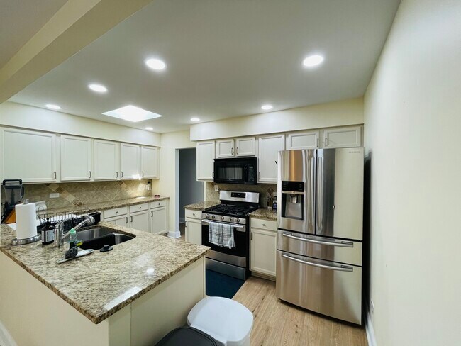 Foto del edificio - 3500 Plum Grove Dr