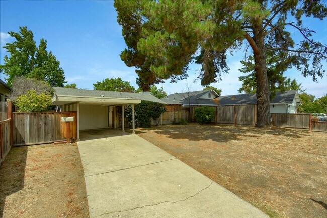 Building Photo - Great Home Great Location Great Schools